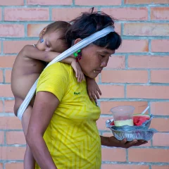 Nos longos meses de espera na Casai, uma das dificuldades das famílias é se adaptar à alimentação diferente de sua cultura.