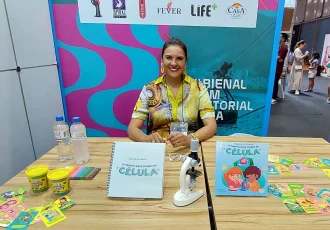 Raquel da Hora na Bienal do Livro do Rio de Janeiro em 2023. — Foto: arquivo pessoal.