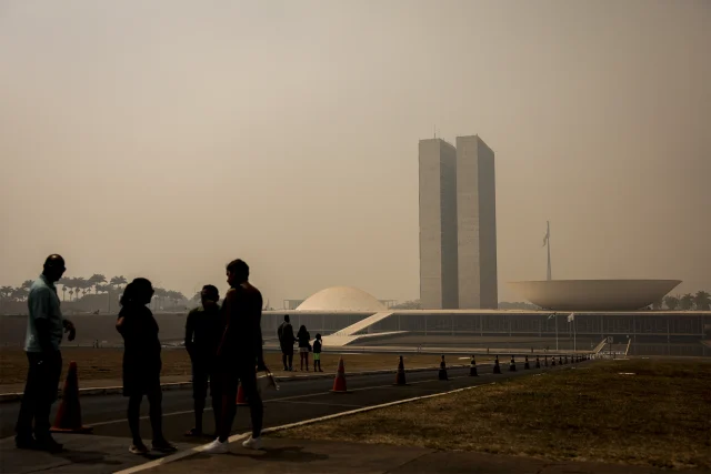 O dia que a fumaça invadiu a capital