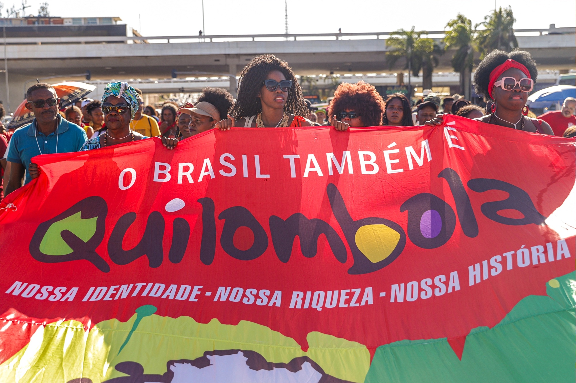 A preservação dos biomas também é uma reivindicação das populações quilombolas; na foto, manifestação da Conaq durante o 2º Aquilombar, em 2024. — Foto: Joédson Alves/Agência Brasil.