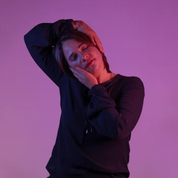 Algumas fotos utilizadas na reportagem foram originalmente produzidas para um ensaio sobre fibromialgia na revista Redemoinho pela fotógrafa Ana Freitas, disponível em Behance