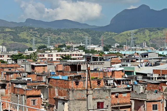 Dicionário com a voz das favelas