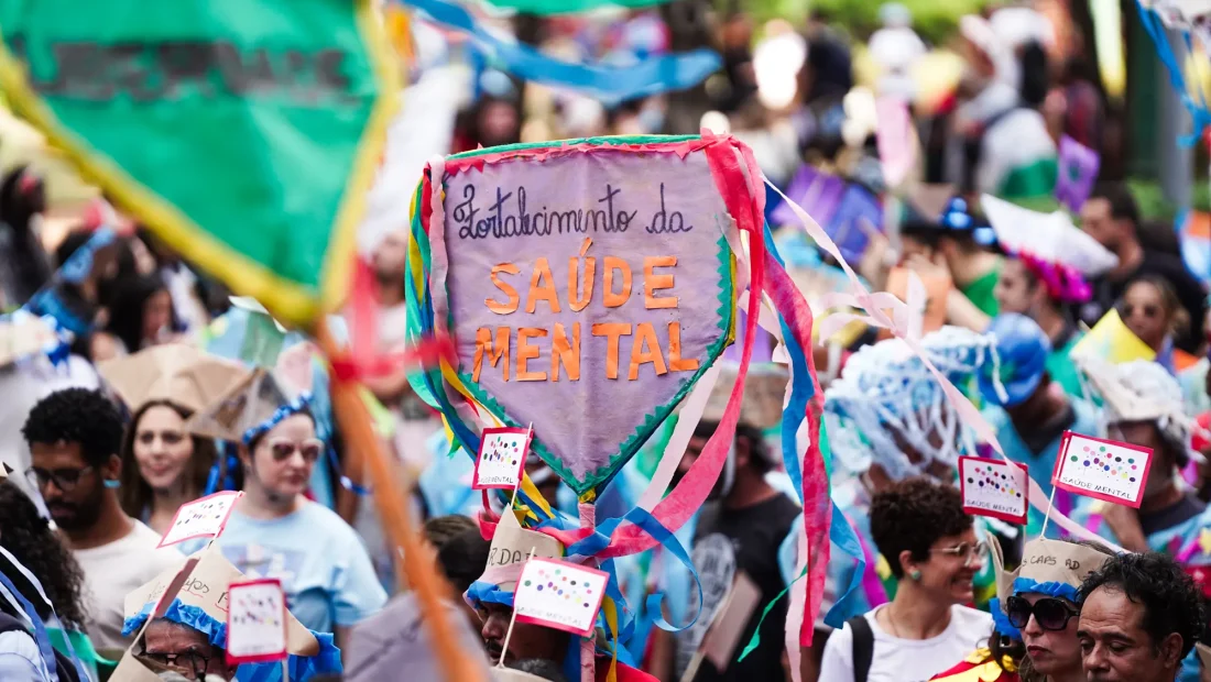 Manifestação do Dia Nacional de Luta Antimanicomial, em 18 de maio, com o desfile da escola de samba Liberdade Ainda Que Tan Tan, em Belo Horizonte (MG) - Foto: Luiz Rocha/Mídia NINJA