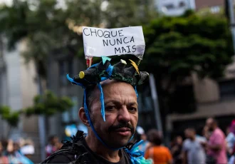 Comemoração do Dia Nacional de Luta Antimanicomial (18 de maio), com desfile da escola de samba Liberdade Ainda Que Tan Tan, em Belo Horizonte (MG). — Foto: Nadia Nicolau.