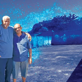 Marcelo Santos, presidente da Associação das Vítimas do Césio-137, e Donizeth de Oliveira, que trabalhava no ferro velho: vidas ainda afetadas pela tragédia. - Foto: Eduardo de Oliveira