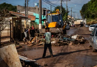 A população mais impactada pelas mudanças do clima é majoritariamente negra, periférica e de baixa renda — Foto: Thales Renato/Mídia Ninja.